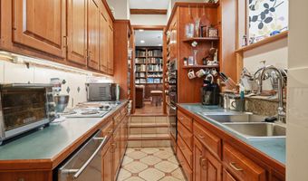 29 Old Forty Acre Mountain Rd, Danbury, CT 06811
