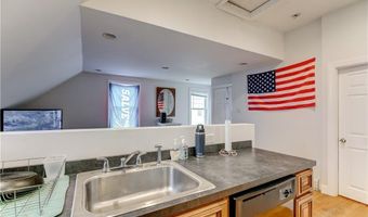 23 Stockholm St 2, Newport, RI 02840