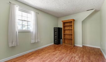 29 Maple Dr, Bedford, NH 03110