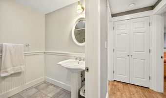 767 Twin Pines Cir, Ashland, OR 97520