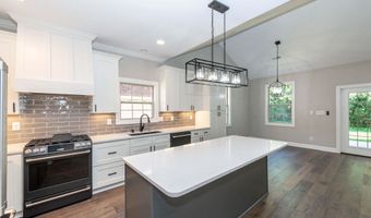 1574 Tsuga Dr, Alcoa, TN 37701