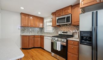 27 George St, Avenel, NJ 07001