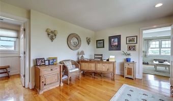33 Withington Rd, Narragansett, RI 02882