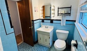 4 Reed Pl, East Greenwich, RI 02818