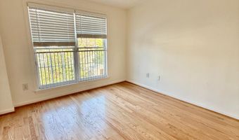 5713 19TH St N, Arlington, VA 22205