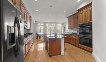 1815 POTOMAC GREENS Dr, Alexandria, VA 22314