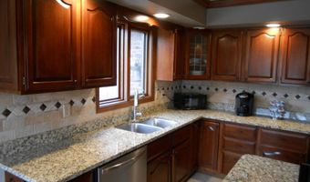 6712 Forrest Commons Blvd, Indianapolis, IN 46227