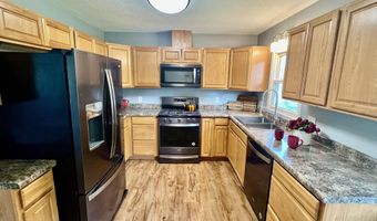 121 H Ave W, Albia, IA 52531
