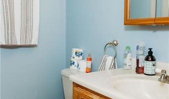 16 Ward Ave, Middletown, RI 02842