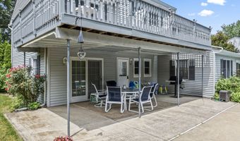 230 Geary Dr, Middletown, NJ 07748