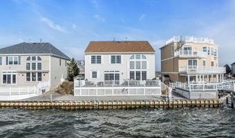 29 Bowsprit Dr, Bayville, NJ 08721