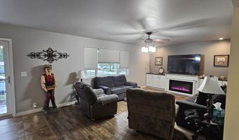 1504 S Tyler Ave, Aurora, MO 65605