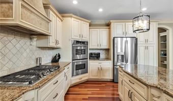 5007 Rockhaven Dr, Clarence, NY 14031