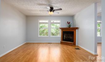 135 Brookhaven Ln, Advance, NC 27006