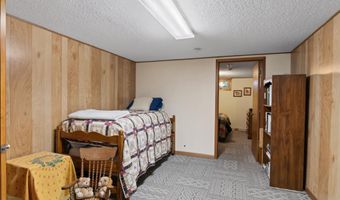2706 Meadow Glen Rd, Ames, IA 50014