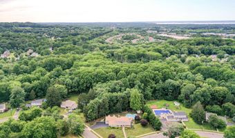 44 Devonshire Ct, Middletown, NJ 07748