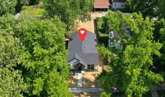 309 W Locust St, Aurora, MO 65605