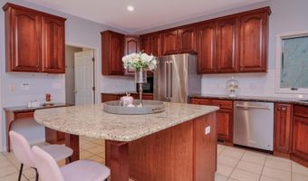 588 Green Rd, Ann Arbor, MI 48105