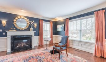 2138 PATRICK HENRY Dr, Arlington, VA 22205
