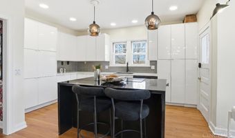 6610 Hudson Pkwy, Amberley, OH 45213