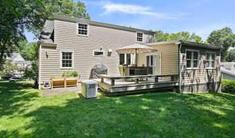 11 Pond Pl, Cos Cob, CT 06807