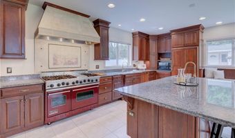 23 Pine Top Rd, Barrington, RI 02806