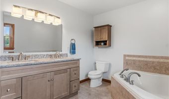3 Courtney Ln, Hopkinton, RI 02832