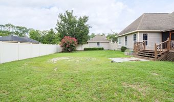 605 Plantation Dr, Adel, GA 31620