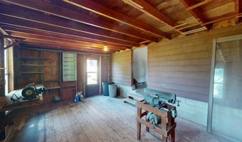 176 Powers Ave N, Alden, MN 56009