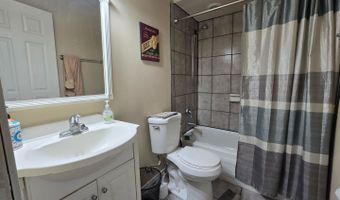 355 Crestwood Ct, Algonquin, IL 60102
