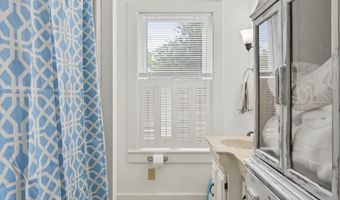 748 Riverside Dr, Augusta, ME 04330