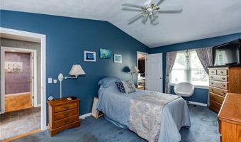 20 Birch View Ct, Cranston, RI 02921