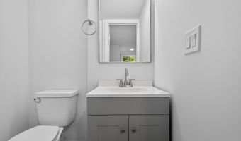 41 Piscitello Dr, Branford, CT 06405