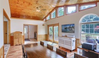 706 Hall Rd, Clay, PA 16001