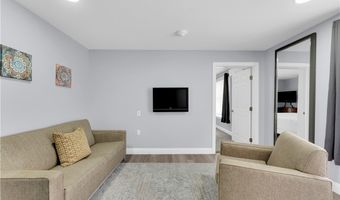 797 E Market St 221, Akron, OH 44305