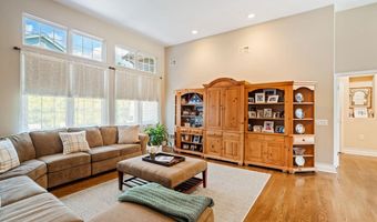 11 JUMPING BROOK Ln, Barnegat, NJ 08005