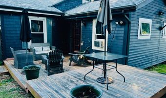 20 Park St, North Providence, RI 02904