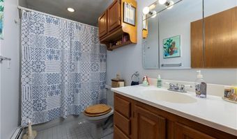 8 Robin Dr, North Kingstown, RI 02852