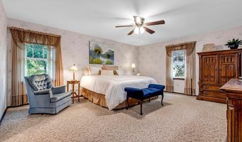 28 Doherty Dr, Middletown, NJ 07748