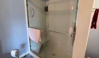 14 Grandview Dr, Berlin, NH 03570