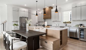 2001 N GEORGE MASON Dr, Arlington, VA 22207