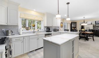 8 Princess Pine Rd, Lincoln, RI 02865