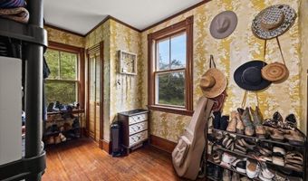 544 Main St, Acushnet, MA 02743