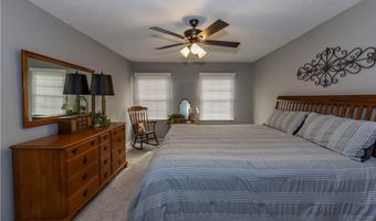 300 Lakeview Cir, Aurora, OH 44202