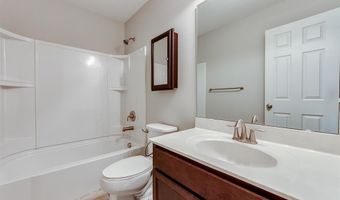 925 Meramec Grove Dr, Ballwin, MO 63021