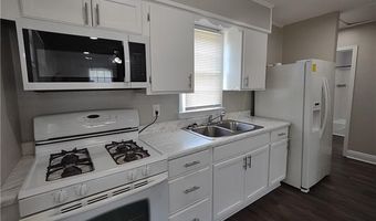 118 YORKE St B, Belle Chasse, LA 70037