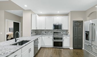 2660 Harnish Dr, Algonquin, IL 60102