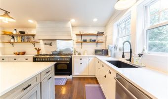99 Highview Ave, Hopkinton, RI 02832
