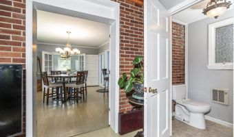 28 Tudor Rd, Albany, NY 12203