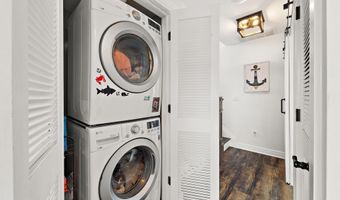 222 7TH St, Beach Haven, NJ 08008